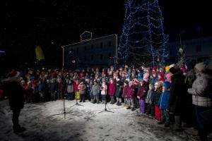 035 Pozdrav zimi in praznik luči Foto atelje Postojnatext